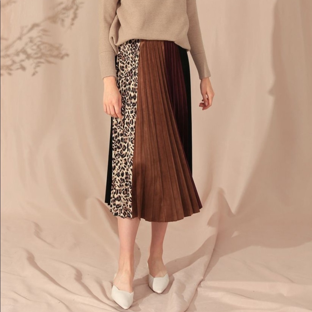Leopard & Velvet Panel Pleated Midi Skirt